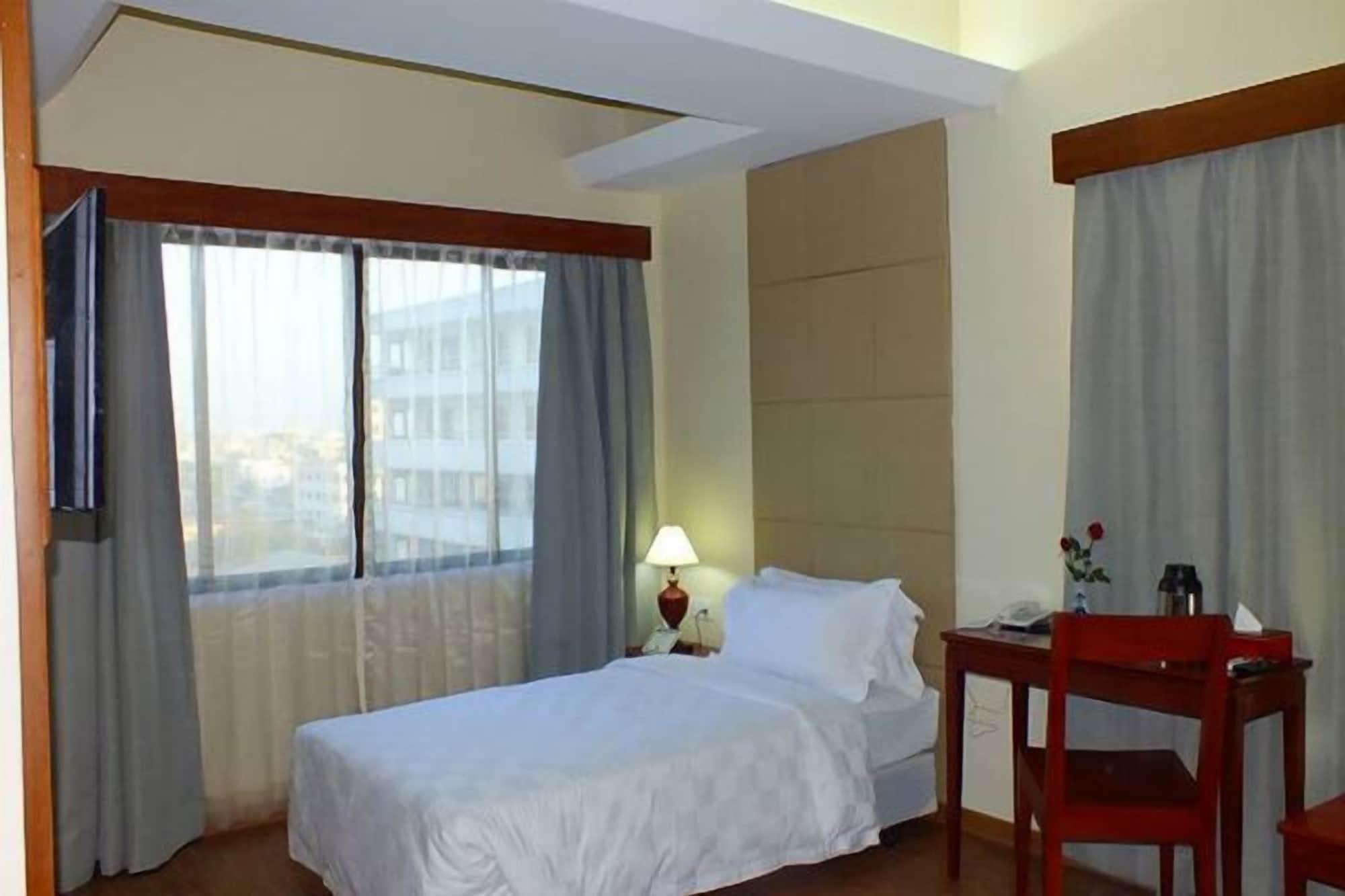 Oway Grand Hotel Mandalay Extérieur photo