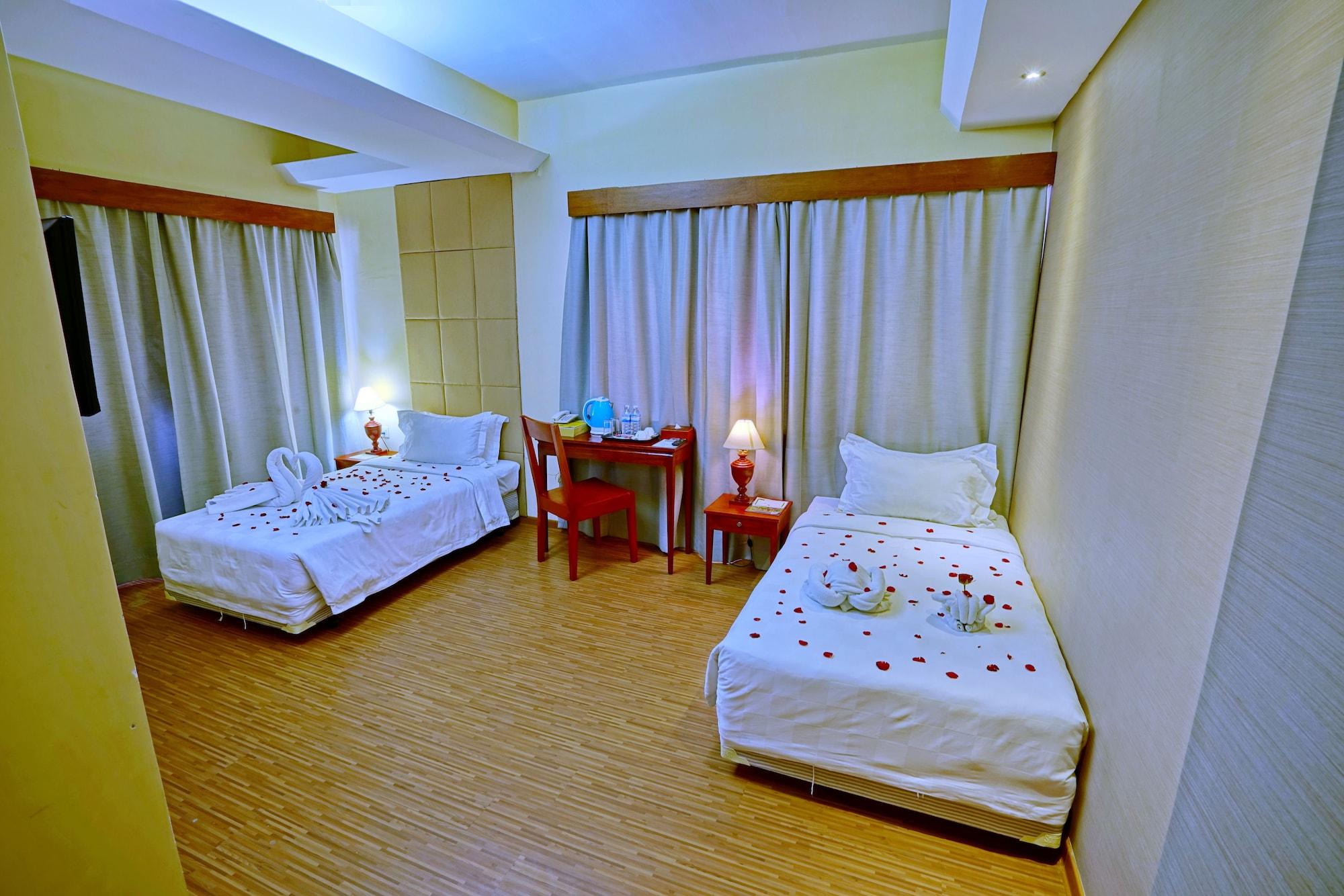 Oway Grand Hotel Mandalay Extérieur photo