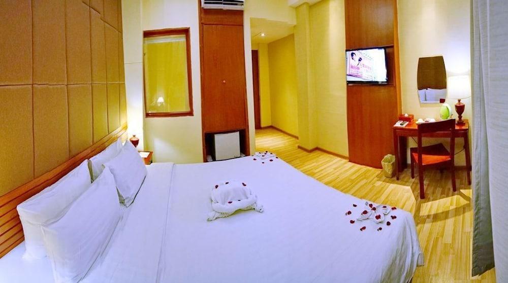 Oway Grand Hotel Mandalay Extérieur photo