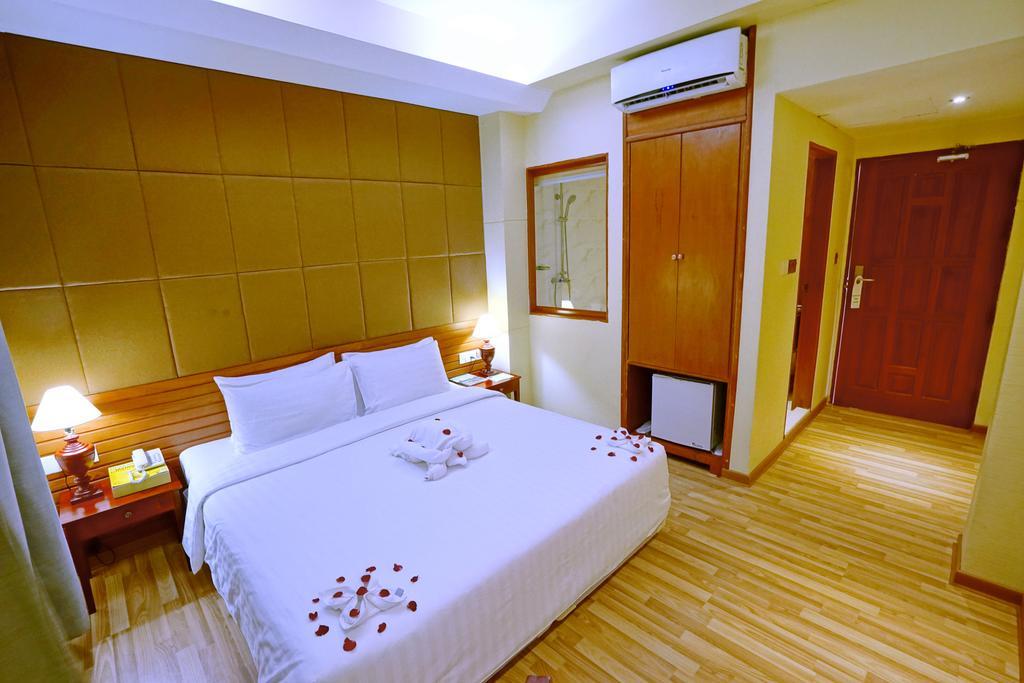 Oway Grand Hotel Mandalay Extérieur photo