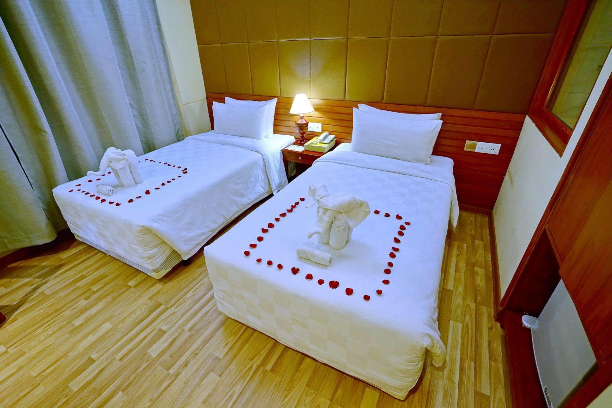 Oway Grand Hotel Mandalay Extérieur photo