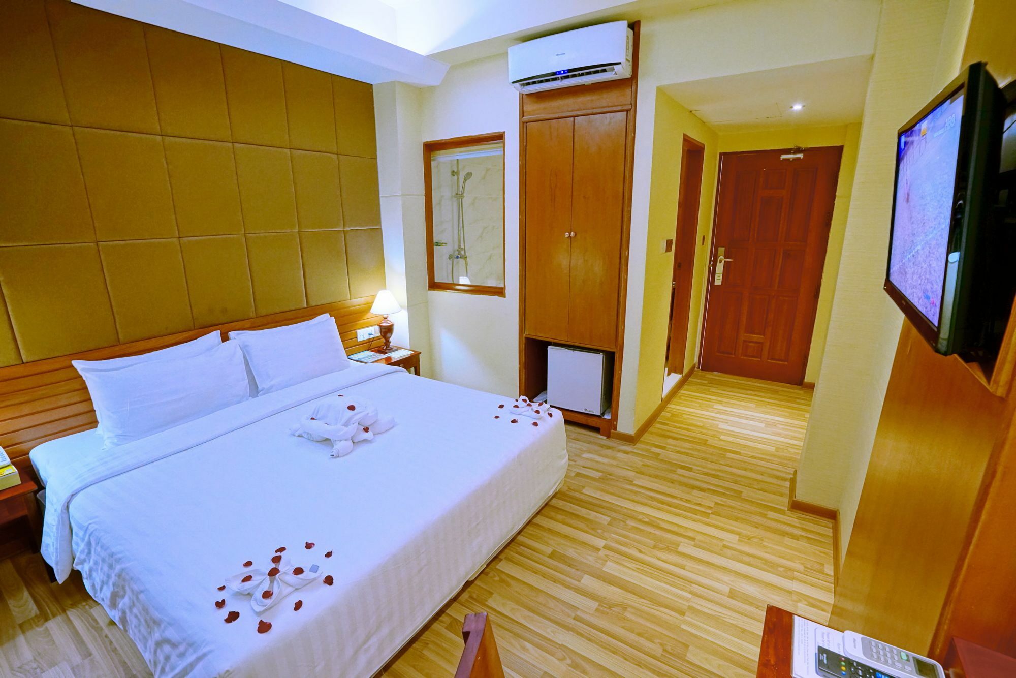Oway Grand Hotel Mandalay Extérieur photo