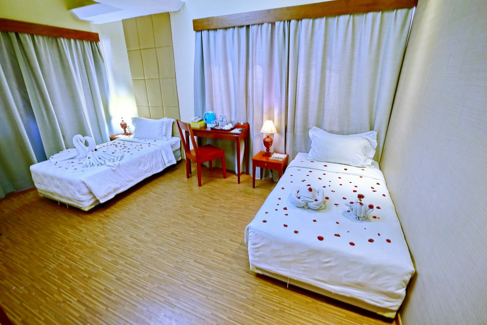 Oway Grand Hotel Mandalay Extérieur photo